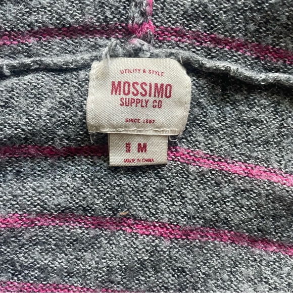 Mossimo V-Neck short sleeve sweater - Picture 2 of 4